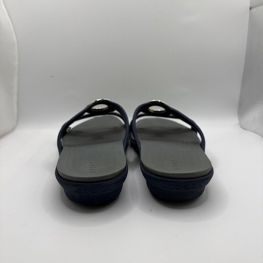 Crocs Sanrah Hammered Metal Sandals Womens 8 Navy Blue Beach Summer Preppy - Picture 4 of 9